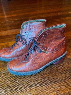 VGUC Tracer Designer Italian Made Brown Croc-Embossed Leather Lace-Up Boots